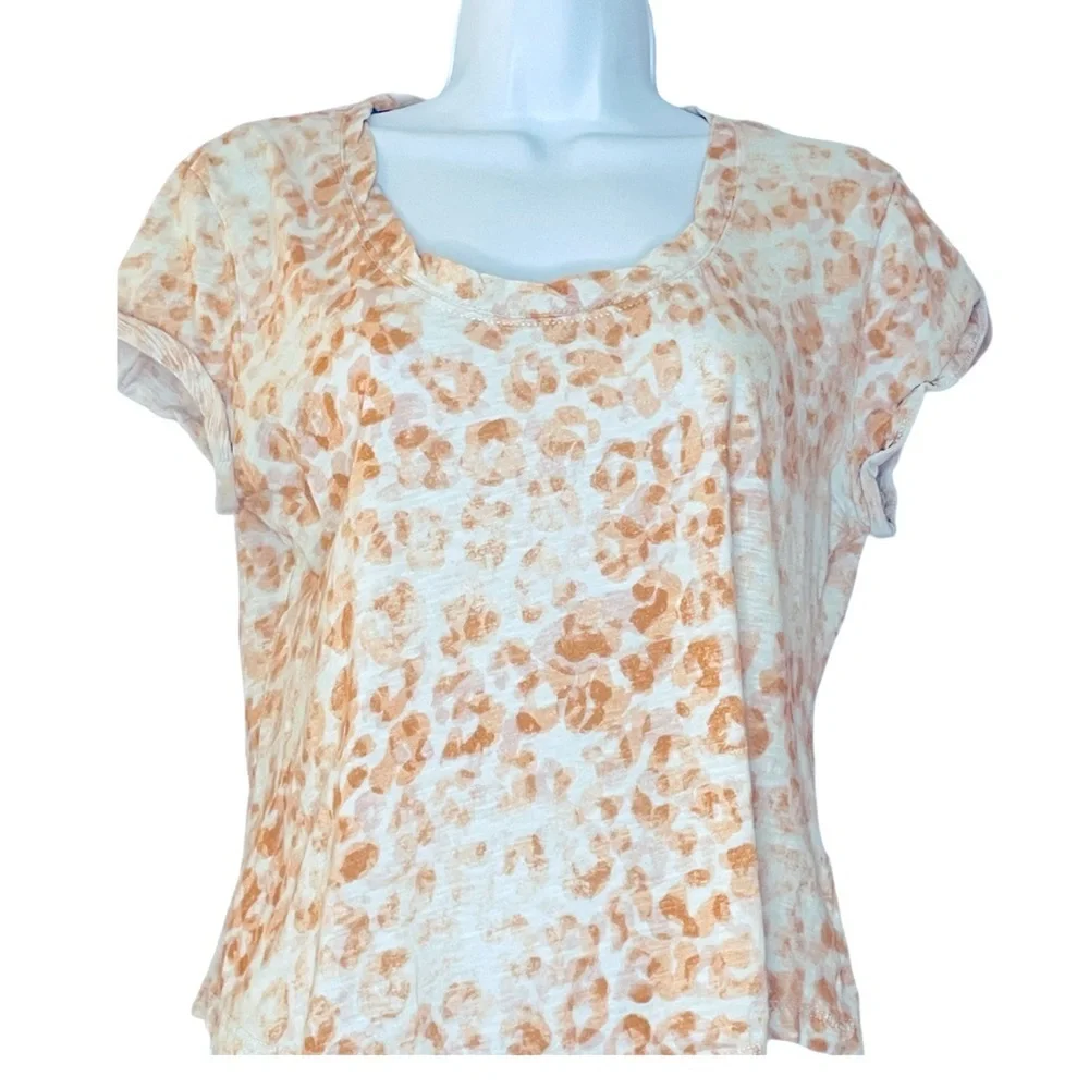 Pilcro by Anthropologie Orange/Cream Paisley Scoop Neck Short Sleeve Top. Size M